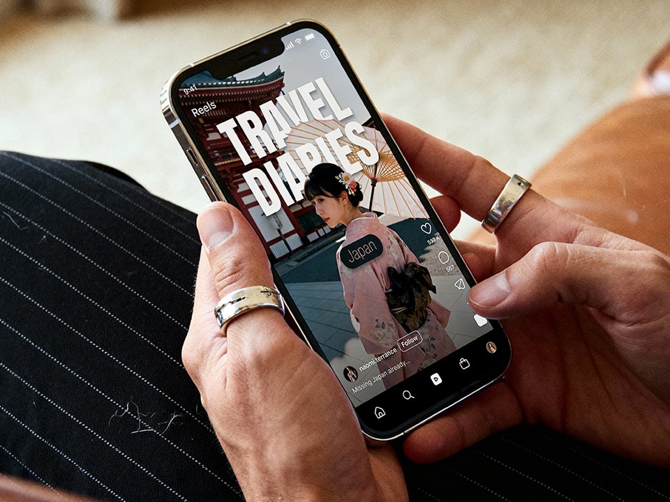 Design Instagram reel cover